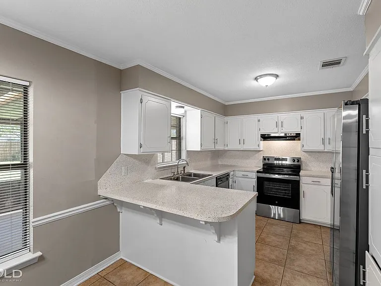 2542 Spruce Dr — Photo 18