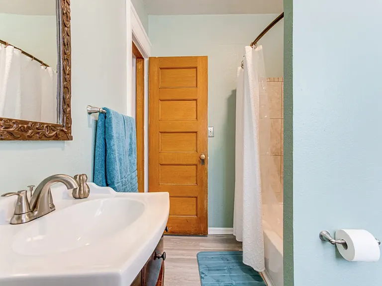 1109 N Emerson St #3 — Photo 9