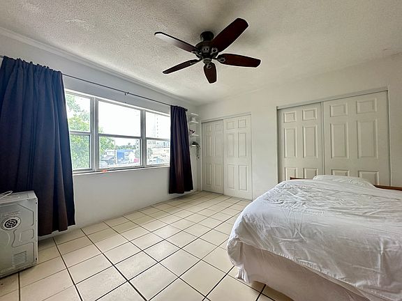 4th image of 3100 NE 9th St APT 1