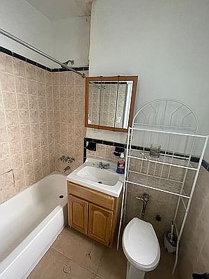 5th image of 611 W 204th St #C