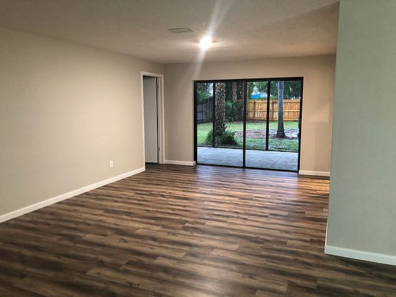 2nd image of 525 Palmdale Dr