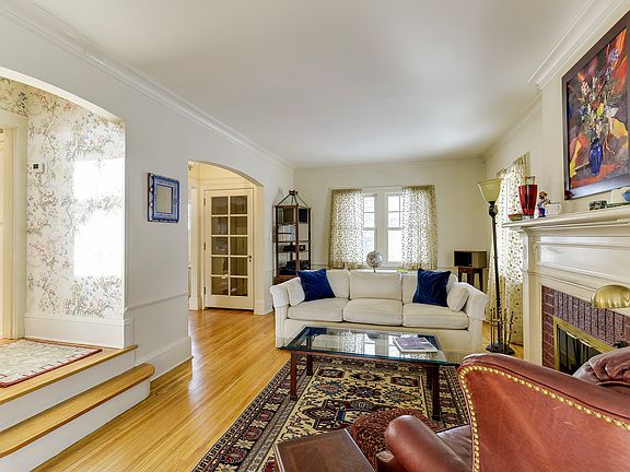 3rd image of 1846 Sargent Ave