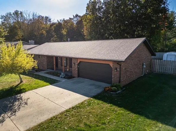 2592 Rue Bienville St, Danville, IL 61832