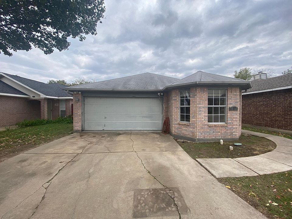 1st image of 817 Forest Oaks Dr