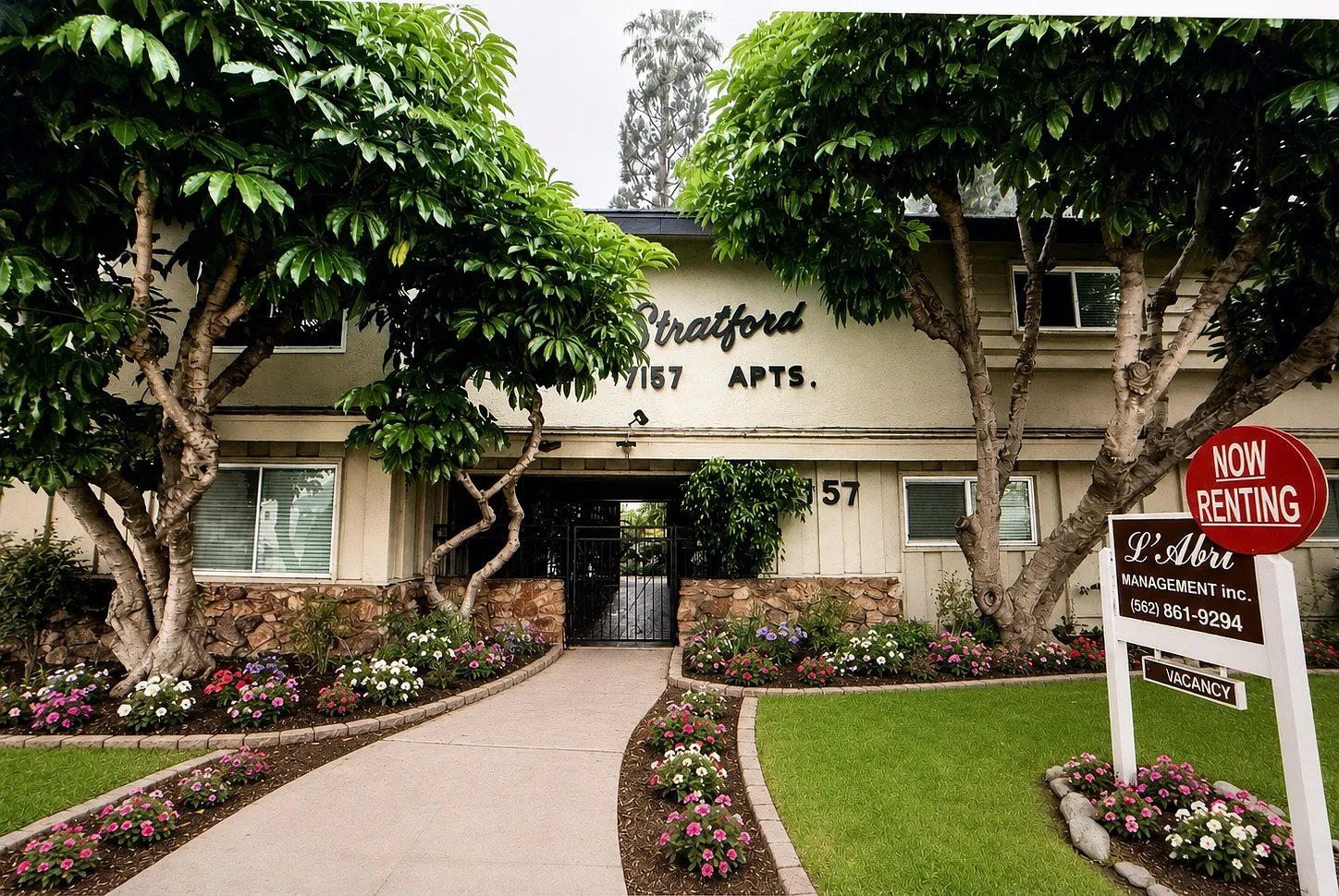 Stratford Apartments — Photo 1