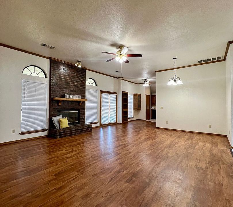 1st image of 1009 SW 131st St
