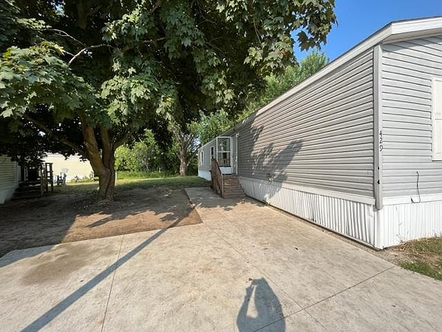 2nd image of 429 Linda St NE