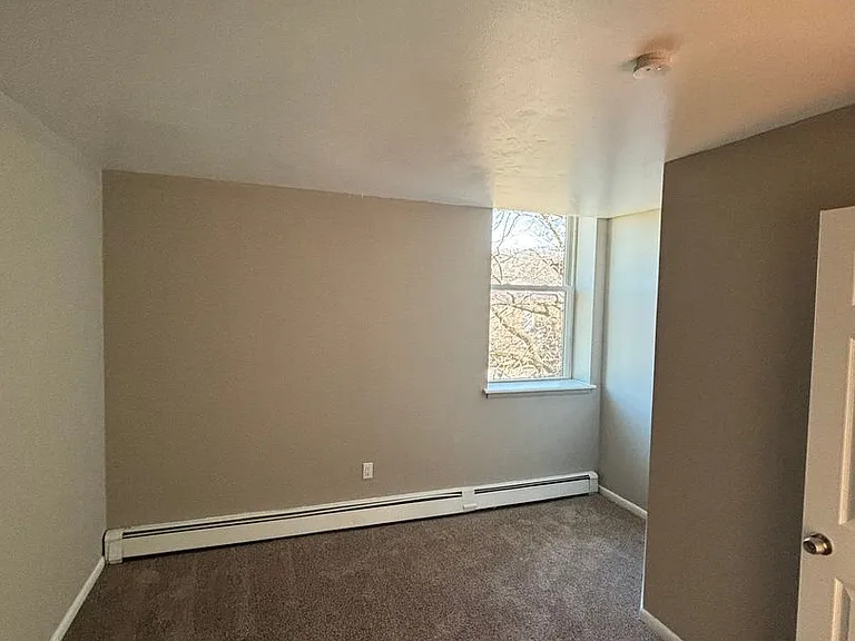 321 Monroe St — Photo 12