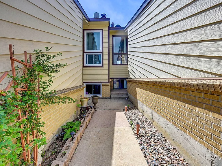 6528 W Mississippi Way — Photo 22