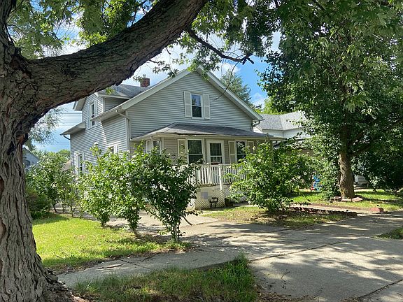 3rd image of 917 W 6th St