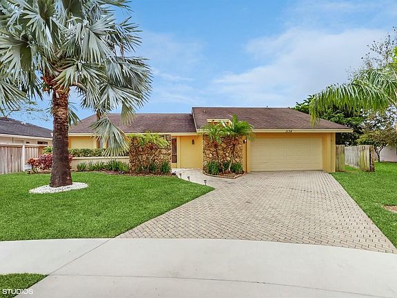 2nd image of 1138 Hickory Trail