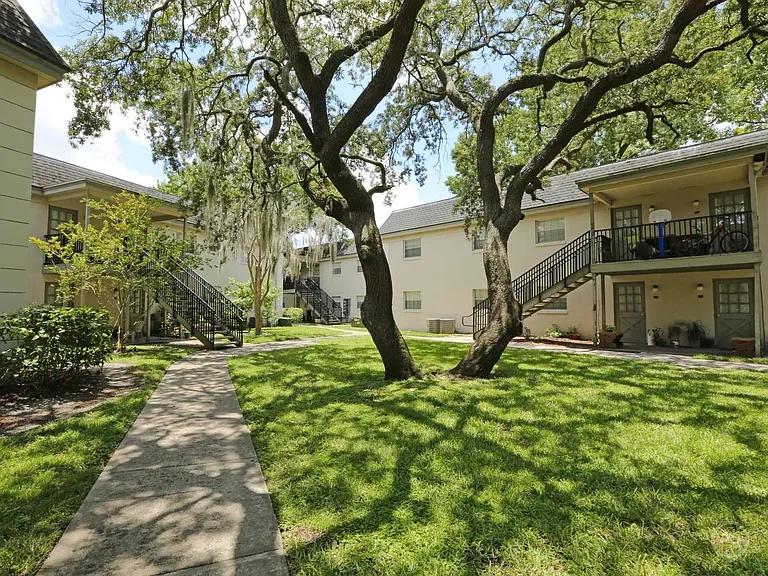 La Aloma Apartments — Photo 23