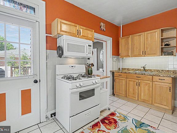 4th image of 726 S 25th St