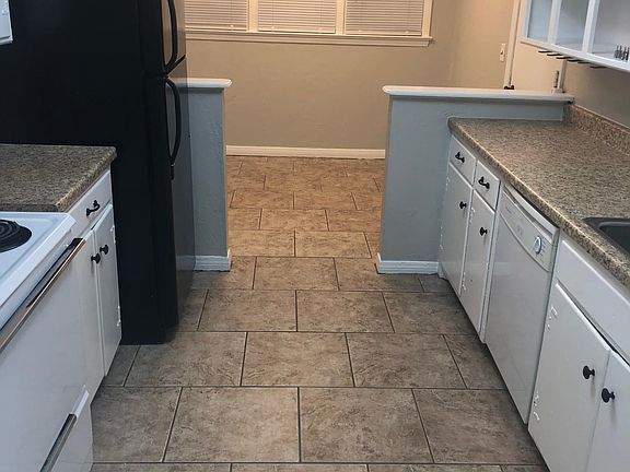 5th image of 2712 Kent Dr