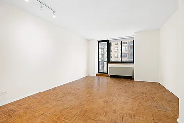 250 East 40th Street, #21C