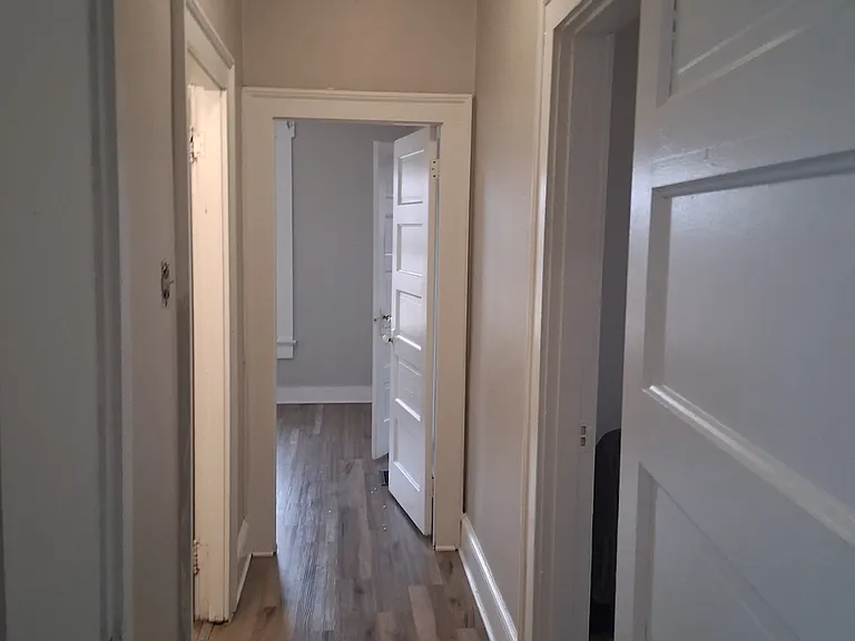 1521 Kenton St — Photo 5