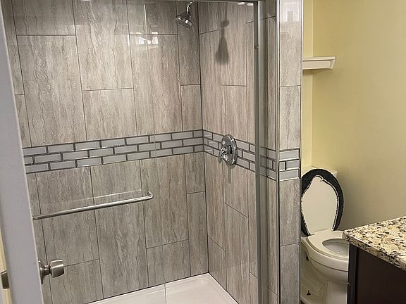 3rd image of 621 N Sawyer Ave #B