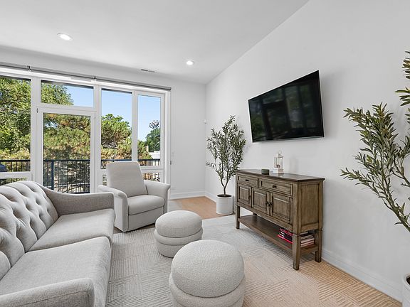 5th image of 4939 N Damen Ave #304