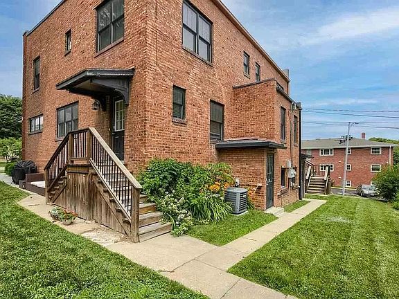 3rd image of 3603 Davenport St #2