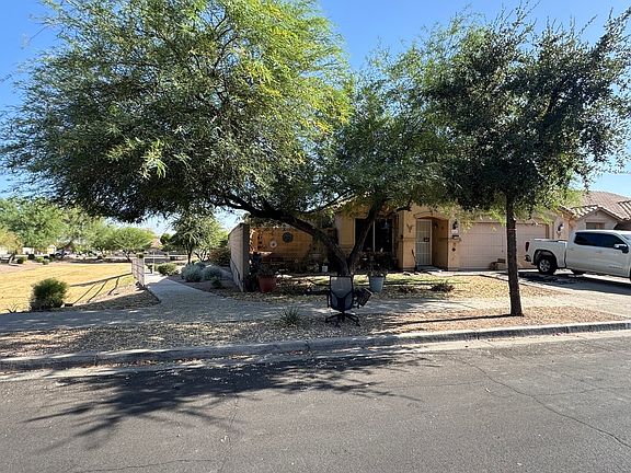 2nd image of 110 E Beth Dr