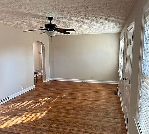 5th image of 629 Covington St