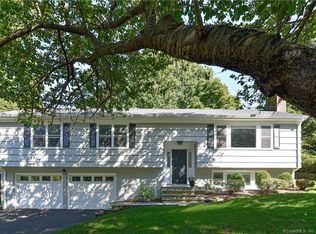 222 Orchard Hill Ln, Fairfield, CT 06824