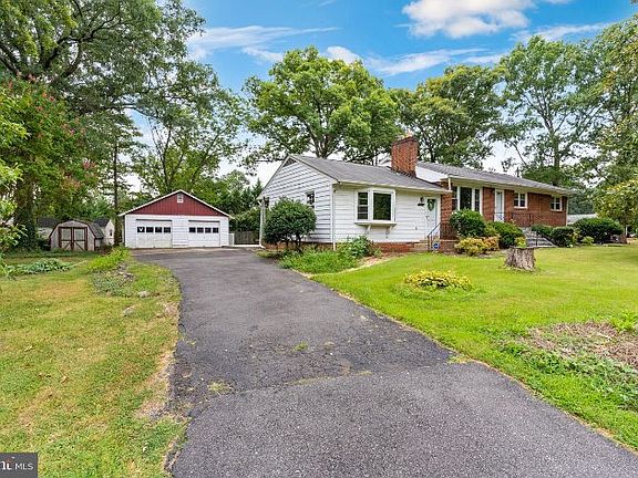 4th image of 7017 Forest View Dr
