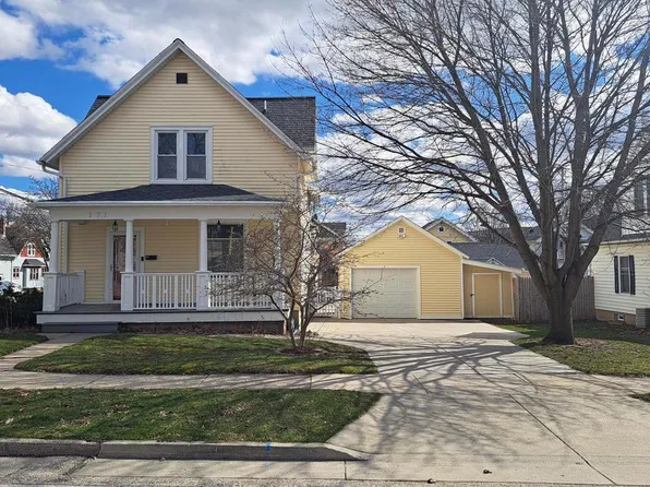 171 Edgewood LANE, West Bend, WI 53095