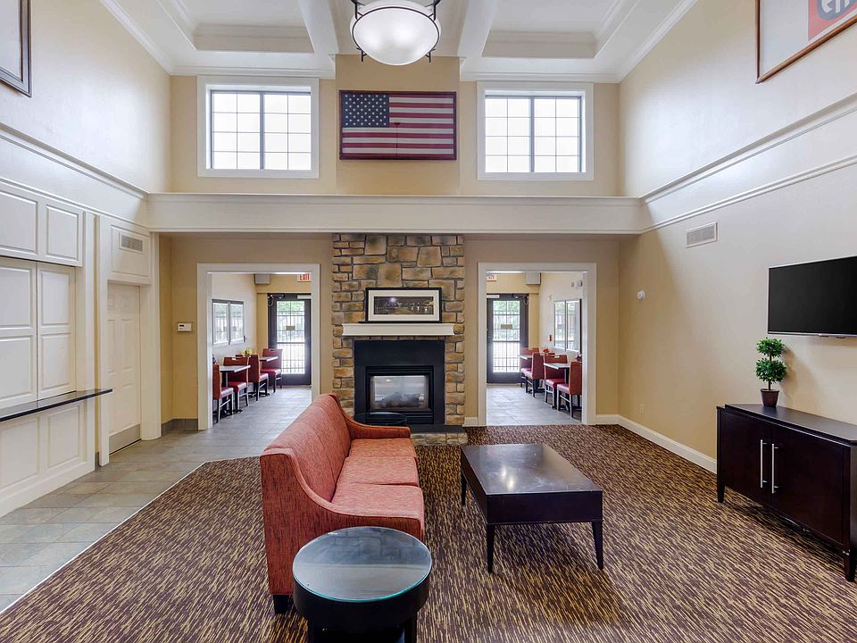 Lobby and Guest Check-in