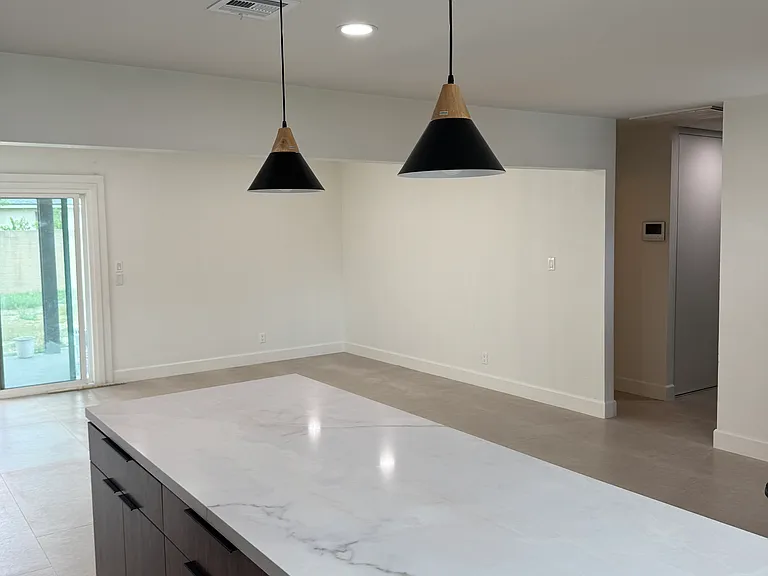 10951 Oak St — Photo 11