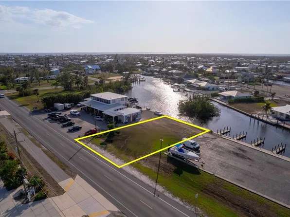 2891 Oleander ST, ST. JAMES CITY, FL 33956