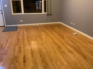 3529 W Wolfram St #1, Chicago, IL 60618