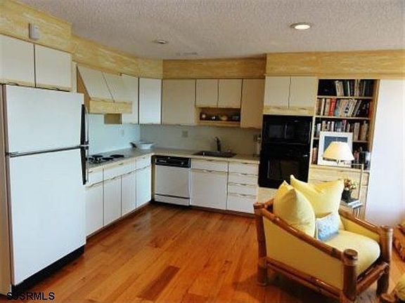 2nd image of 610A Pleasure Ave