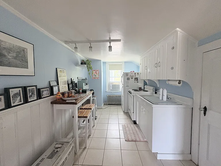 35 Gordon St — Photo 4