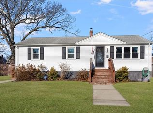 47 Arlee St, Warwick, RI 02889