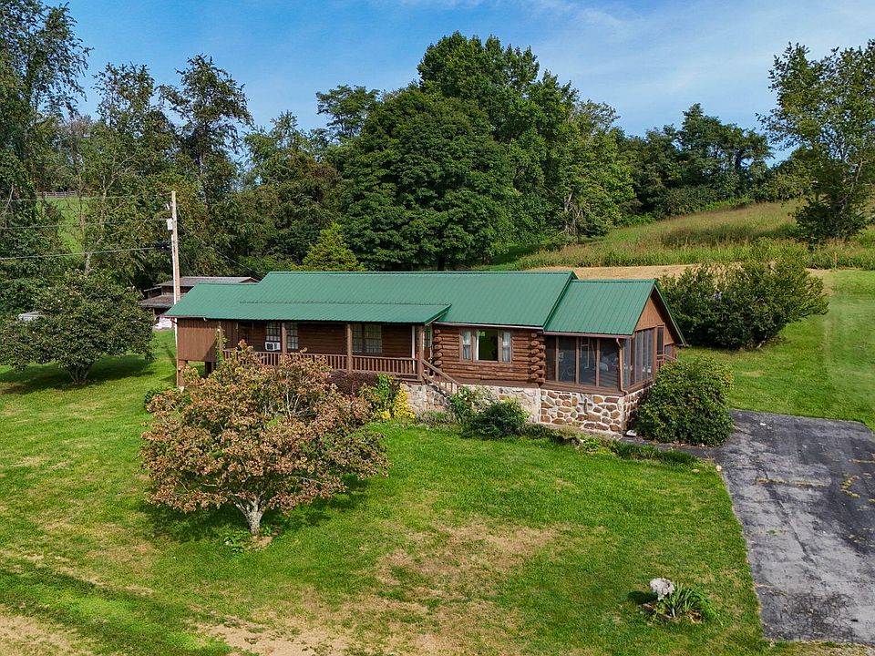 1st image of 17363 Primrose Ln