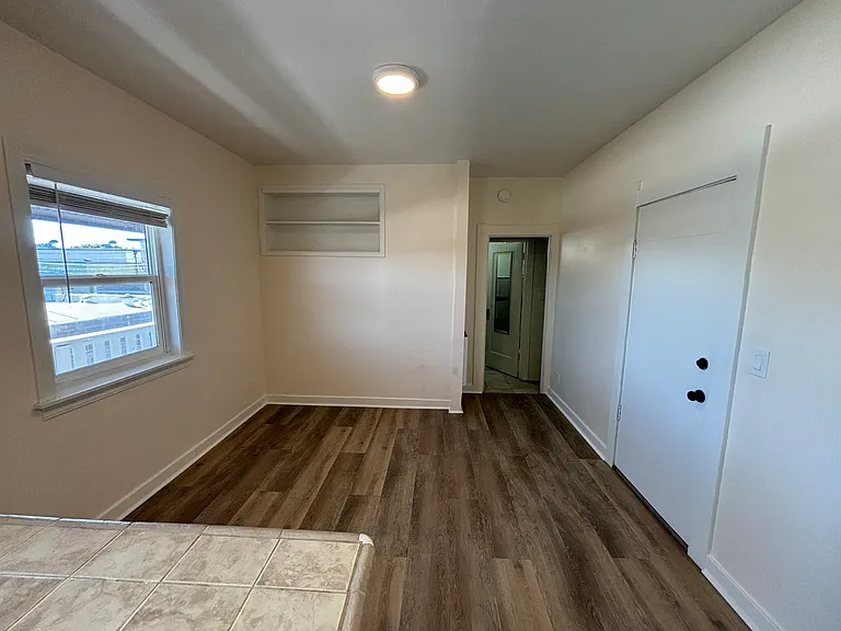 28-30 6th St #30B — Photo 11