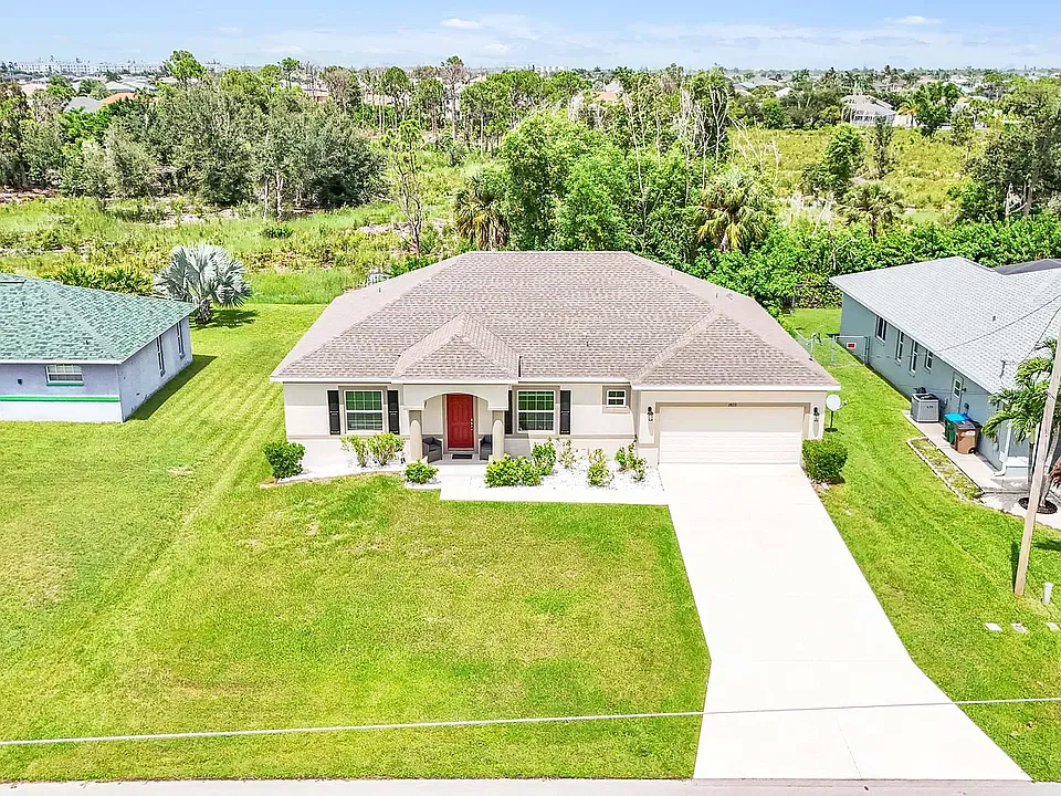 2833 SW 26th Ave