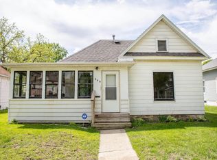 649 Riehl St, Waterloo, IA 50703