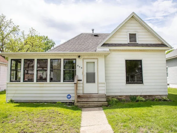 649 Riehl St, Waterloo, IA 50703