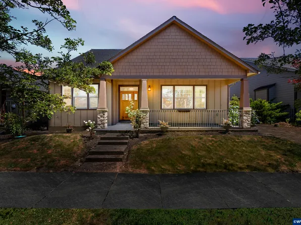 1703 Webb Lake Dr, Silverton, OR 97381