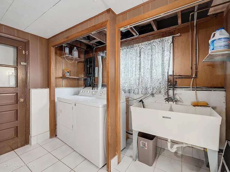 229 S Milton Ave — Photo 17
