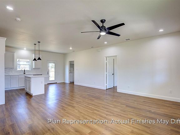 4th image of 205 E Laura Ave