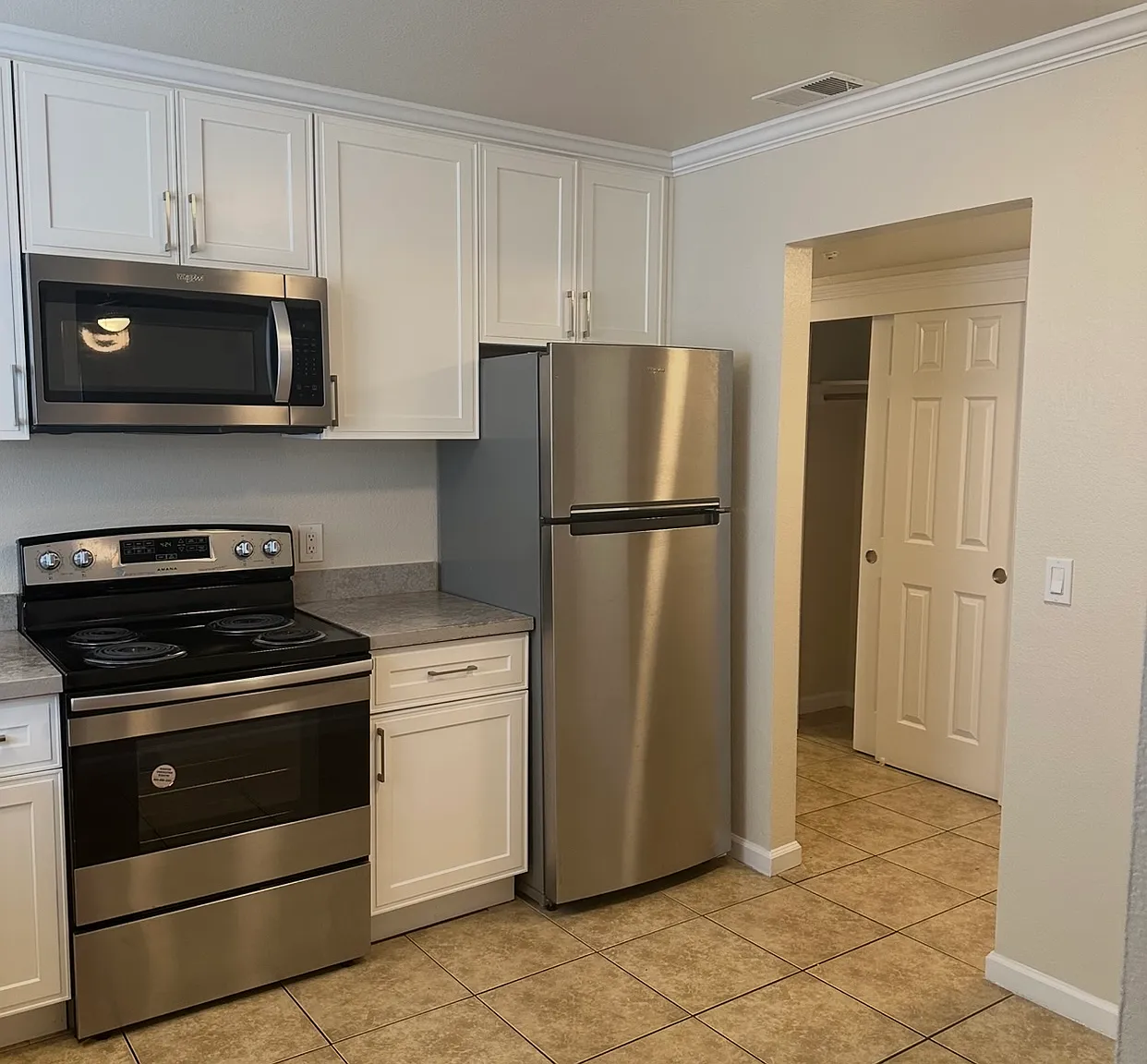 Montecito Boulevard Apartments — Photo 4