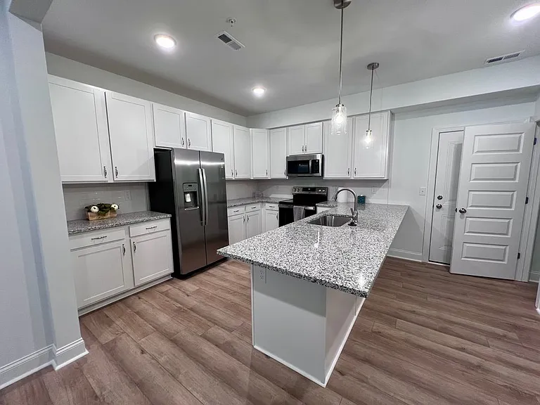 406 Gaston Park Ln #100 — Photo 6