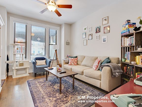 2nd image of 3252 N Lakewood Ave #1