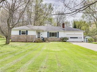 9229 Taylor May Rd, Chagrin Falls, OH 44023