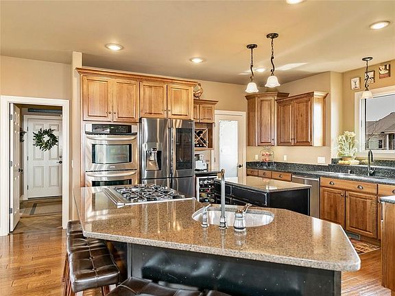 4th image of 4206 Cedarwood Ln