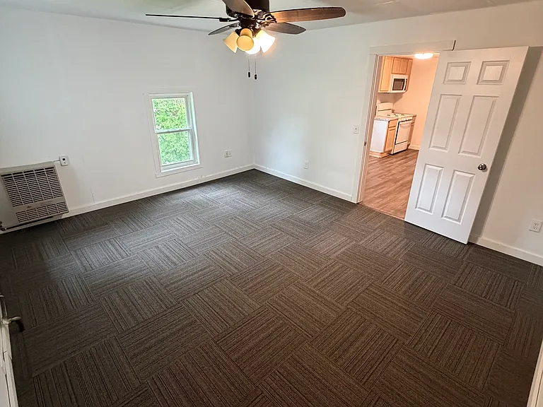 317 W Todd Ave #5 — Photo 4