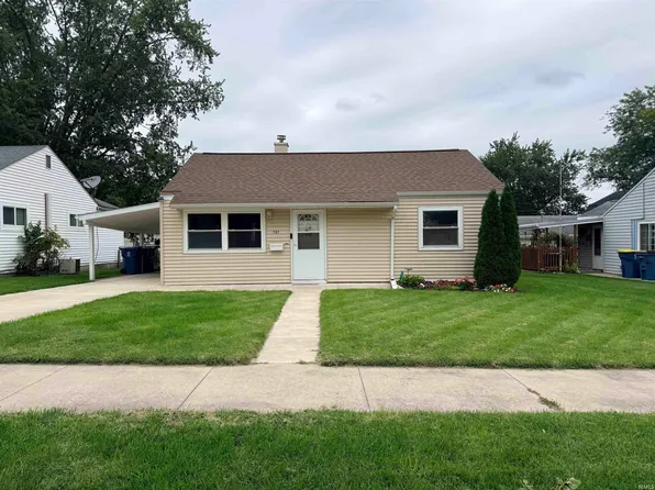 707 E Randolph St, Angola, IN 46703